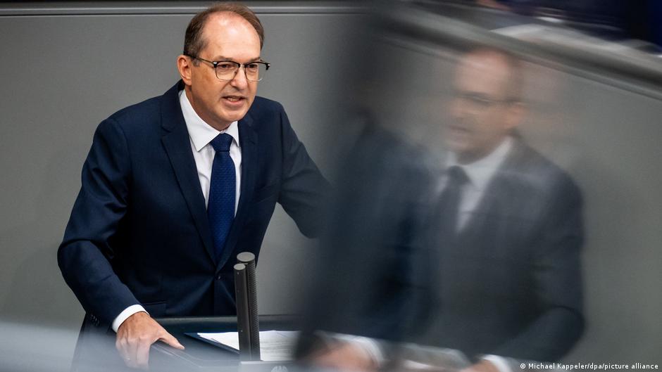 Germany news: Berlin's Left files complaint against Dobrindt