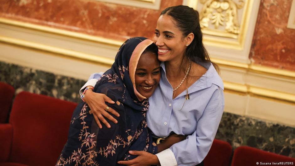 Spanish lawmakers back citizenship for Saharawis Spanish lawmakers back citizenship for Saharawis