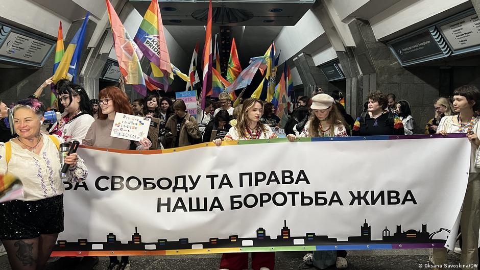 Марш рівності у Харкові розпочався в метро