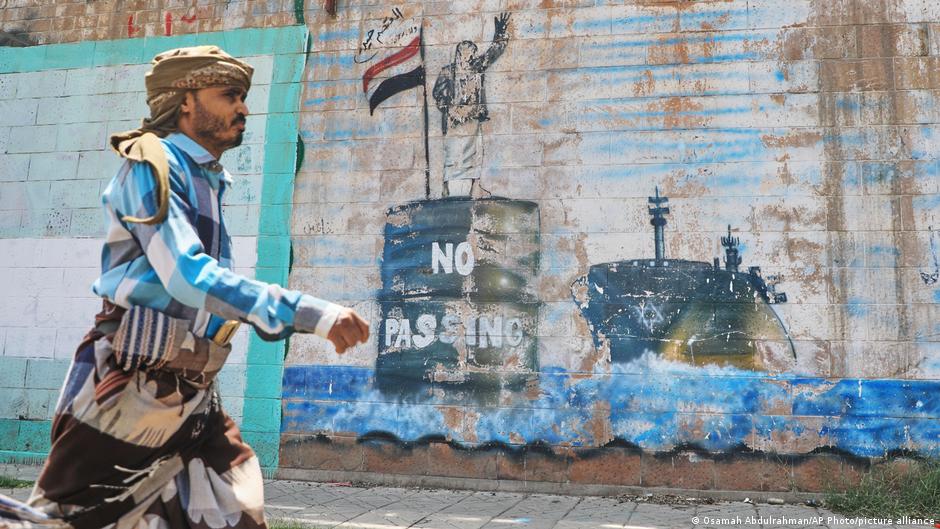 Yemen's Houthis attack Saudis, seize crucial Red Sea islands