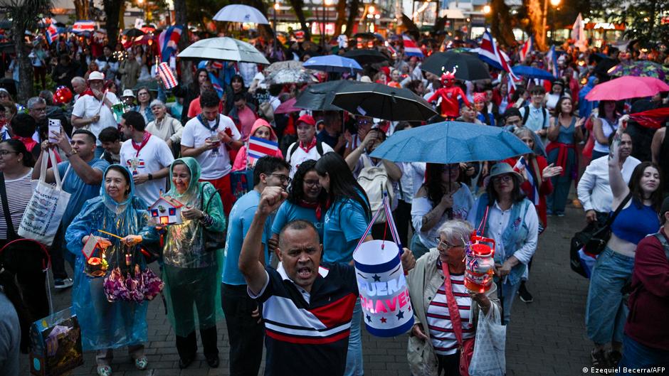 Protestas en Costa Rica por supuesta amenaza de la presidenta a la democracia