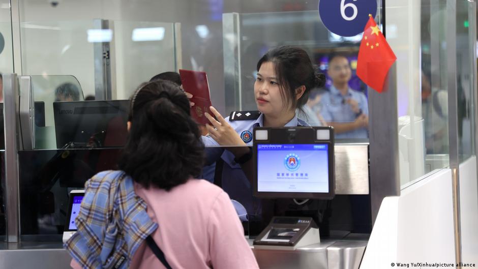 China tightens travel rules over tech security