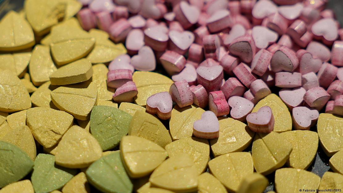 Des comprimés de drogue de synthèse Des comprimés de drogue de synthèse