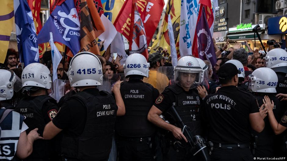 Türkei: Acht Menschen nach LGBTQ-Protesten festgenommen