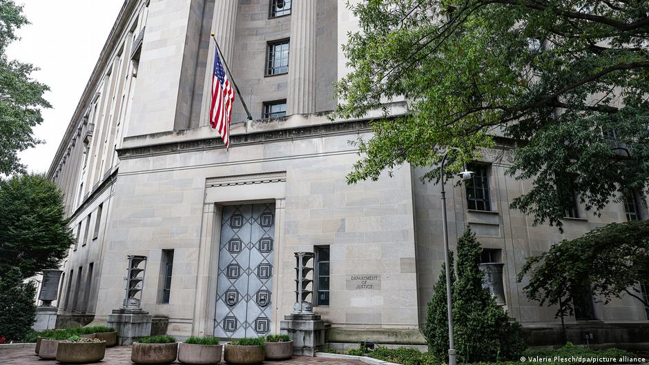 Швеция экстрадировала россиянина в США по делу о нарушении антивоенных санкций путем экспорта в РФ электроники двойного назначения.
