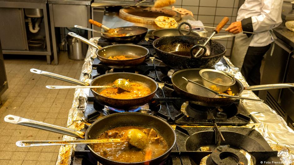 India: Are food safety rules too much to swallow?