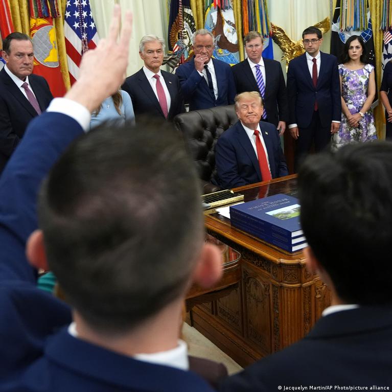 U.S. Media Access Debates Spark Discussion on Press Freedom