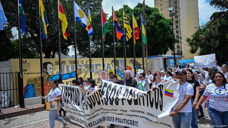 Gobierno de Venezuela excarcela a más presos políticos