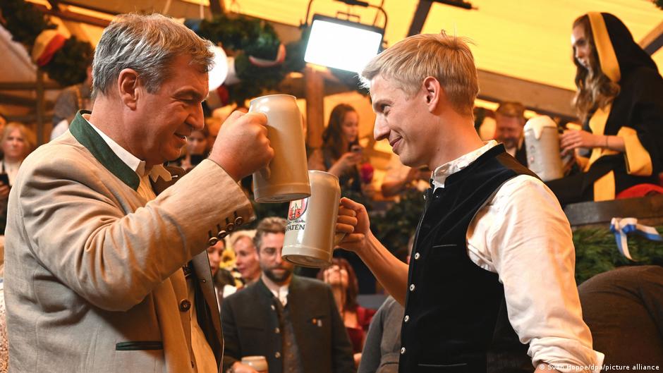 Oktoberfest opens as Munich mayor taps first beer keg