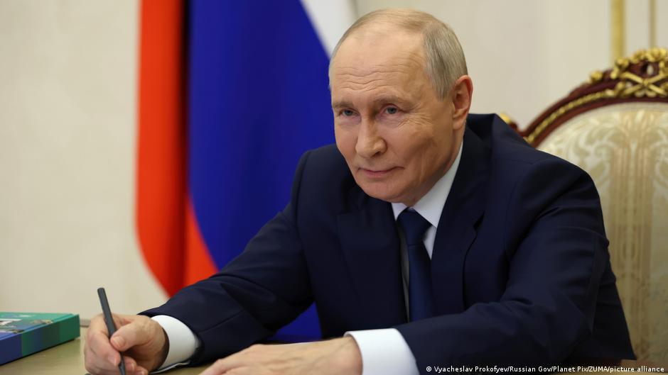 Russia: Putin party retains majority in controlled parliamentary vote