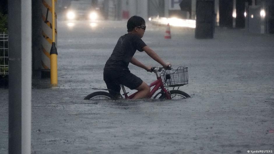 Typhoon Dujuan Causes Flood Warnings in Japan