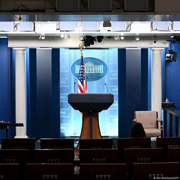 US judge blocks Trump ban of CNN, MS NOW, Politico from White House, orders him to restore access