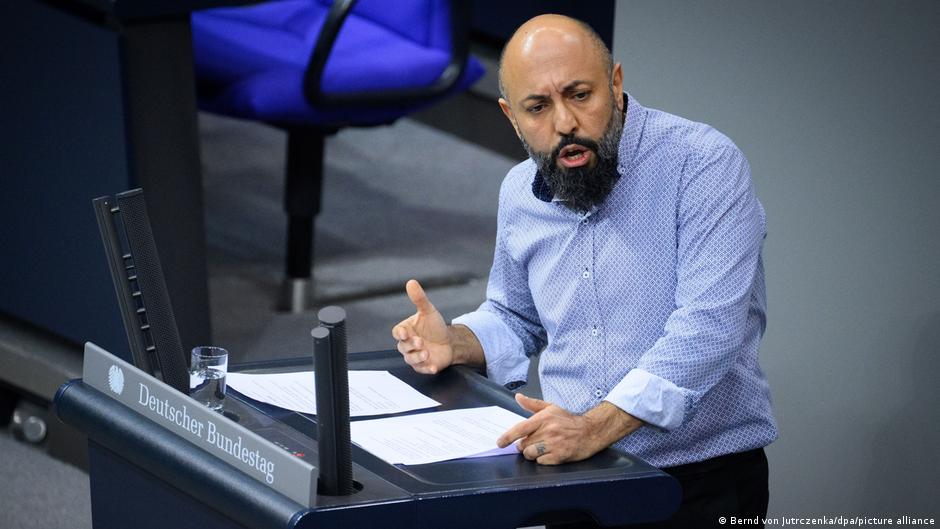 Berlin'de Elif Eralp'in Sol Partisi'ne "Remmo klanı" tepkisi