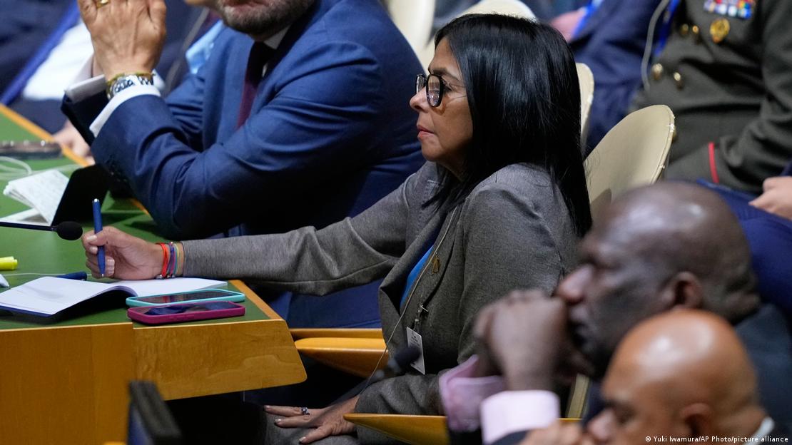 La representante de Venezuela toma notas durante el discurso de Trump. La representante de Venezuela toma notas durante el discurso de Trump.