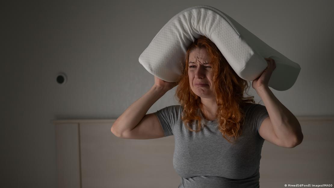 Mujer embarazada no puede dormir. Mujer embarazada no puede dormir.