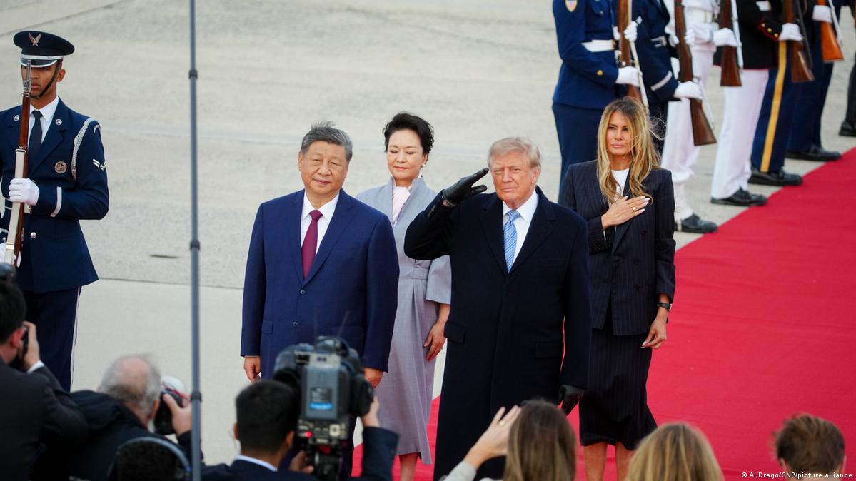 南德意志报：一场精心策划的实力秀，反而成了暴露软弱的瞬间。