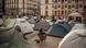 En la Puerta del Sol, un centenar de manifestantes han instalado tiendas de campaña para denunciar la crisis de la vivienda.