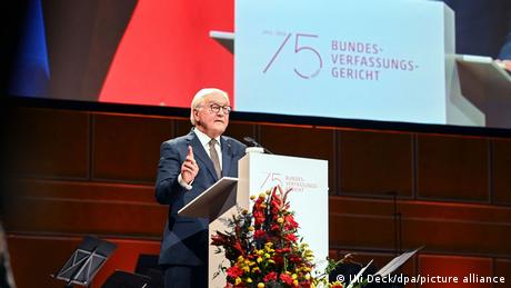 Steinmeier sieht Demokratie und Rechtsstaat in Gefahr