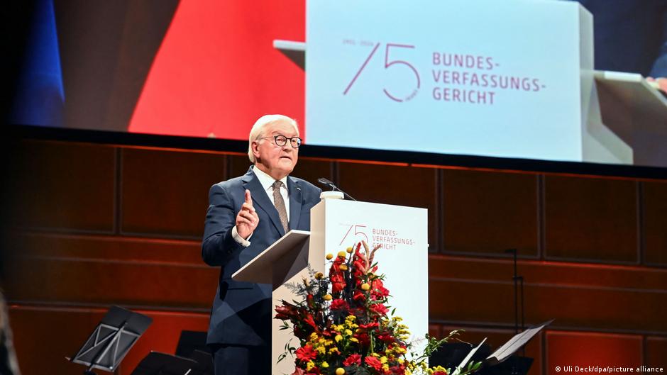 Steinmeier sieht Demokratie und Rechtsstaat in Gefahr