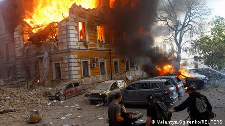 Akademie in Flammen: "Angriff auf das Herz der Ukraine"