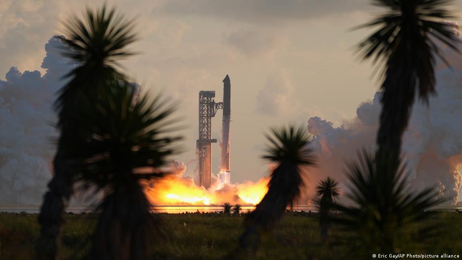 SpaceX launches supersized Starship into orbit