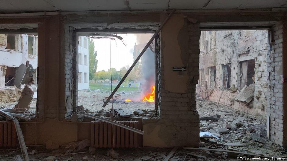 Росія КАБами атакувала Суми, поціливши в школу та приватні будинки: є жертви