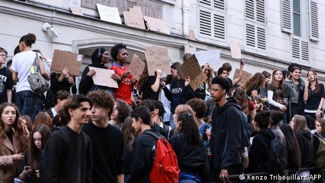 France: Hundreds arrested as student protests escalate