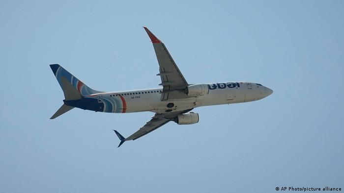 Investigação apura surto, briga e terrorismo em caso de avião em Israel