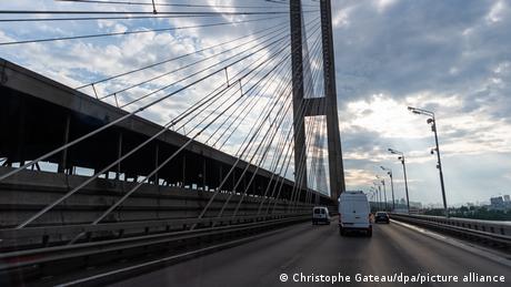 Warum Kyjiws Südbrücke Ziel russischer Angriffe ist