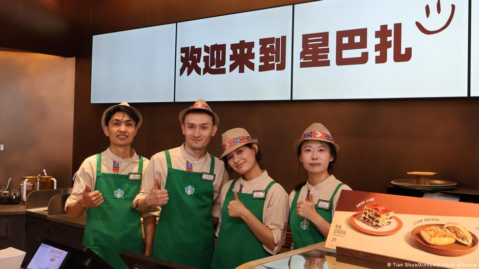 星巴克新疆门店开张 美众议员斥“道德沦丧”