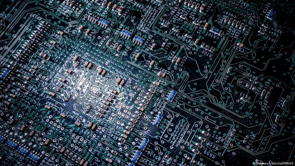 Detrás del temor a la IA en Silicon Valley hay una filosofía que casi nadie conoce