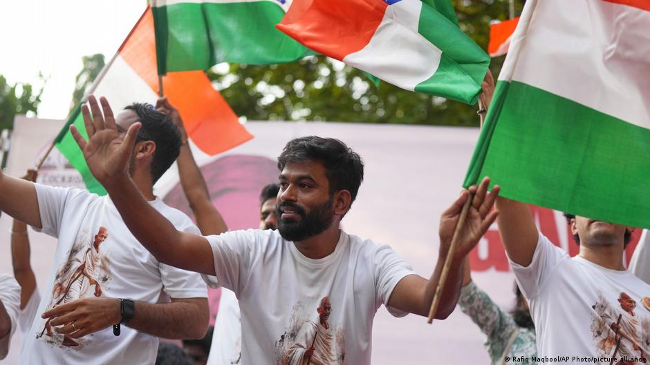 La Justicia de India libera a dirigentes del movimiento las "cucarachas"