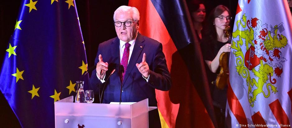 Steinmeier durante seu discurso em Bremen por ocasião do Dia da Unidade Alemã