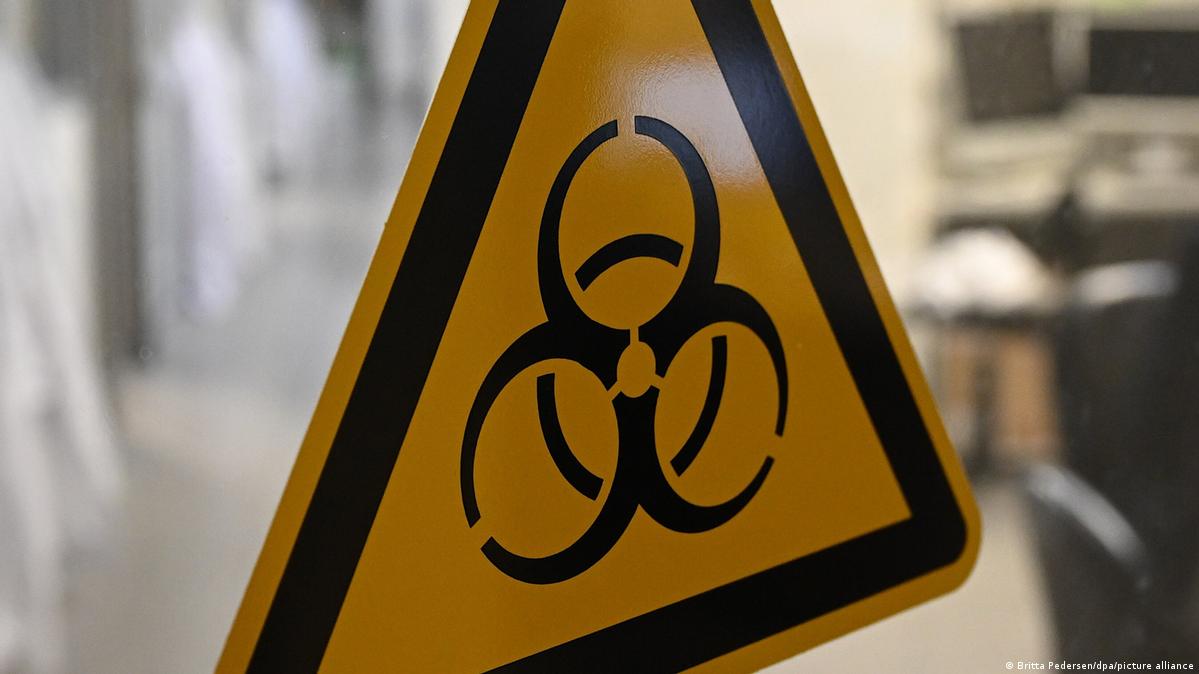 Russia denies pneumonic plague death of Siberian lab technician
