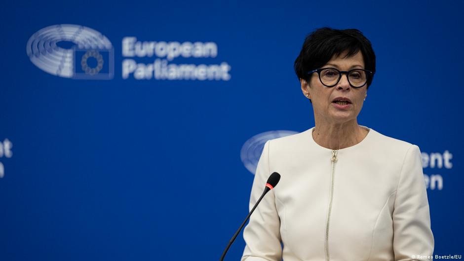 AB: Son gelişmeler Türkiye'nin üyelik hedefiyle arasındaki uçurumu derinleştiriyor