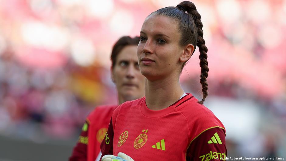 DFB-Frauen: Nutzt Mahmutovic ihre Tor-Chance gegen Berger?