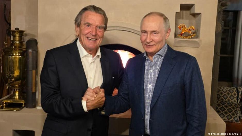 Путін святкував свій день народження разом зі Шредером