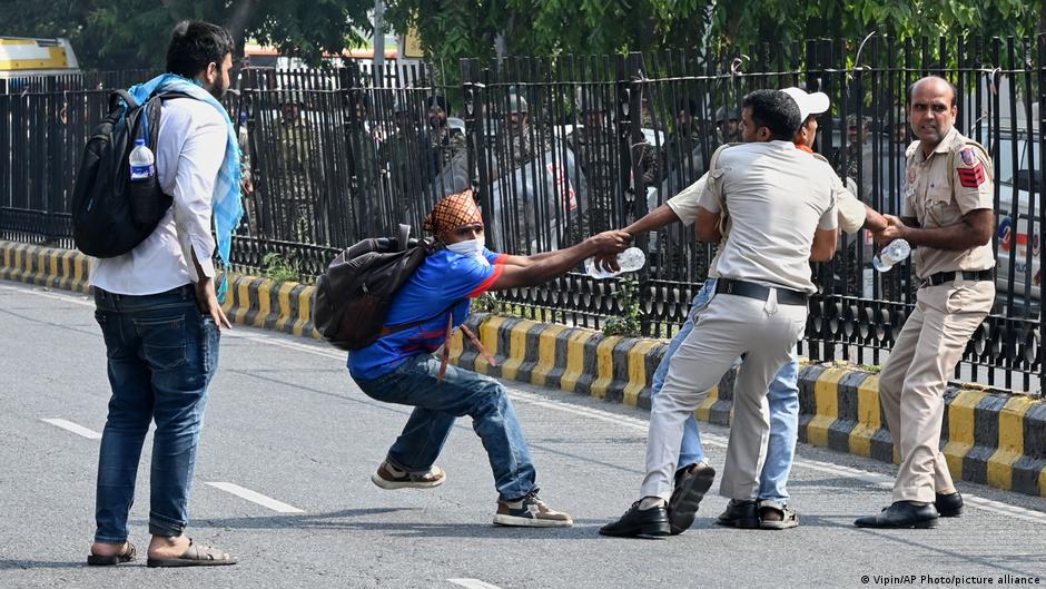 Indian authorities crack down on 'Cockroach' protest in central Delhi. Follow live.