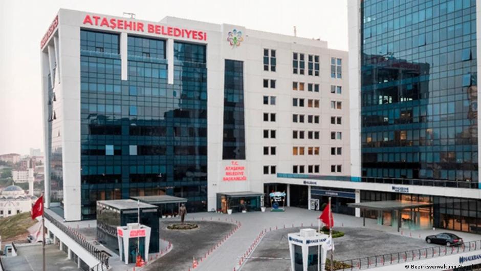 Ataşehir Belediyesi AKP'ye geçti