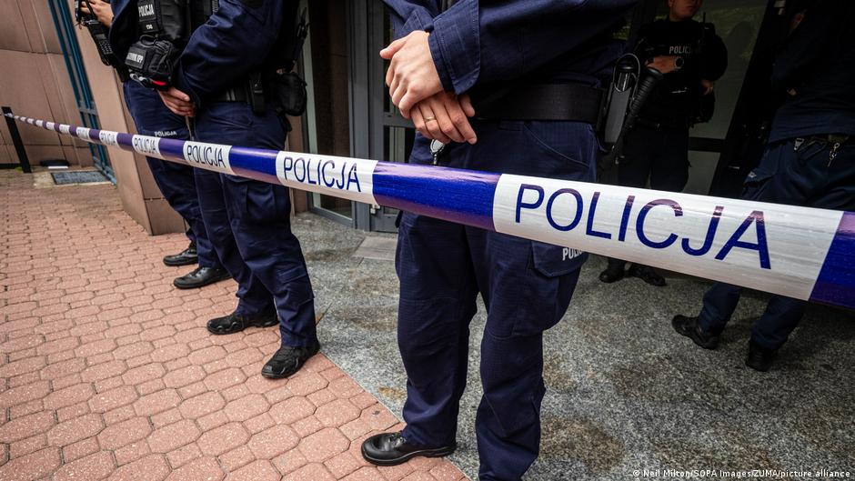 Напади на школи у Польщі: затримано понад 100 осіб
