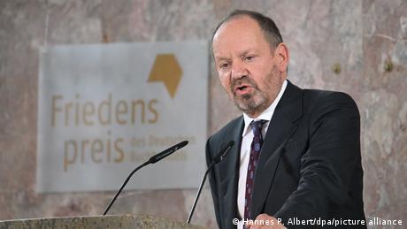 Schriftsteller Philippe Sands nimmt Friedenspreis entgegen