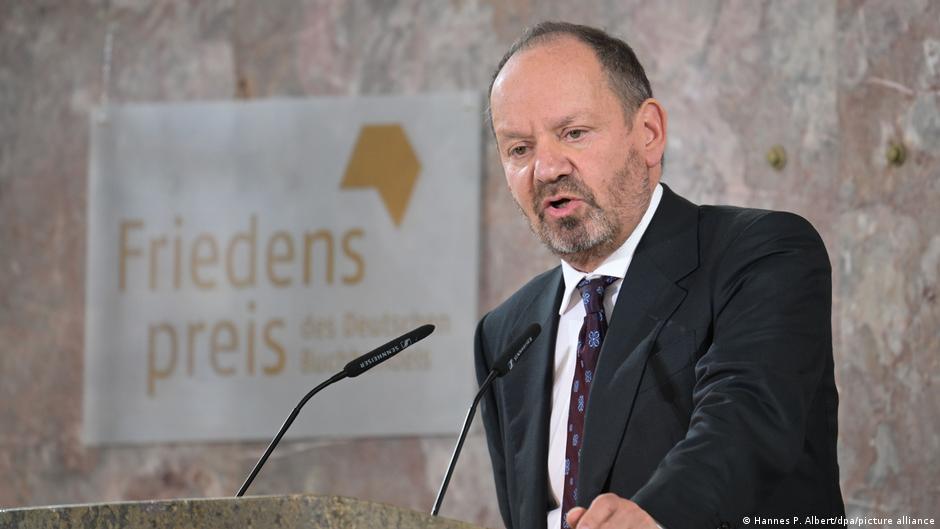 Schriftsteller Philippe Sands nimmt Friedenspreis entgegen