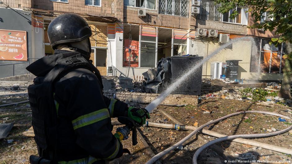 У Харкові є жертви, в Сумах і Умані поранені внаслідок ударів по енергетиці, ТРЦ, будинках