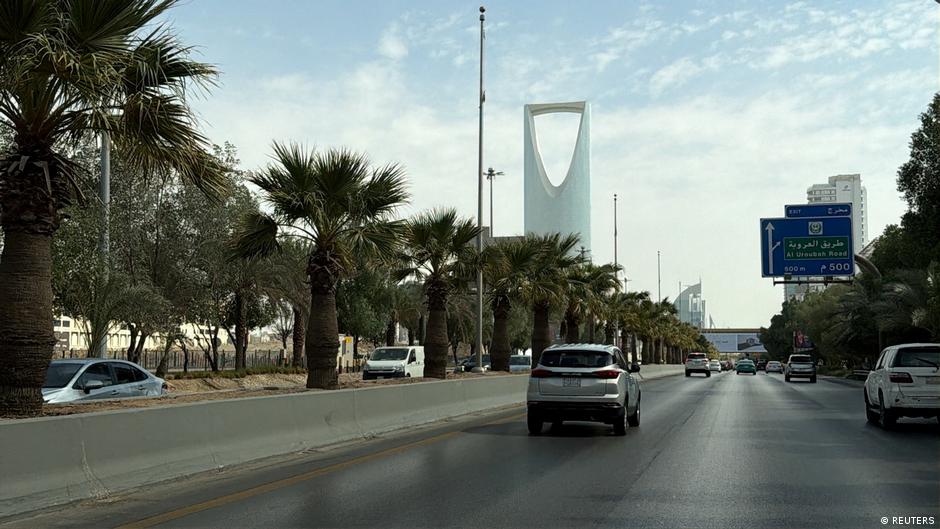 التحالف بقيادة السعودية يعلن تدمير صاروخين أطلقهما الحوثيون في اتجاه الرياض