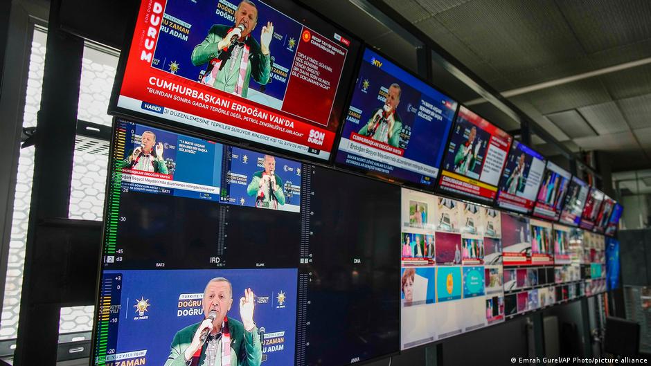 Halk TV'ye polis baskını
