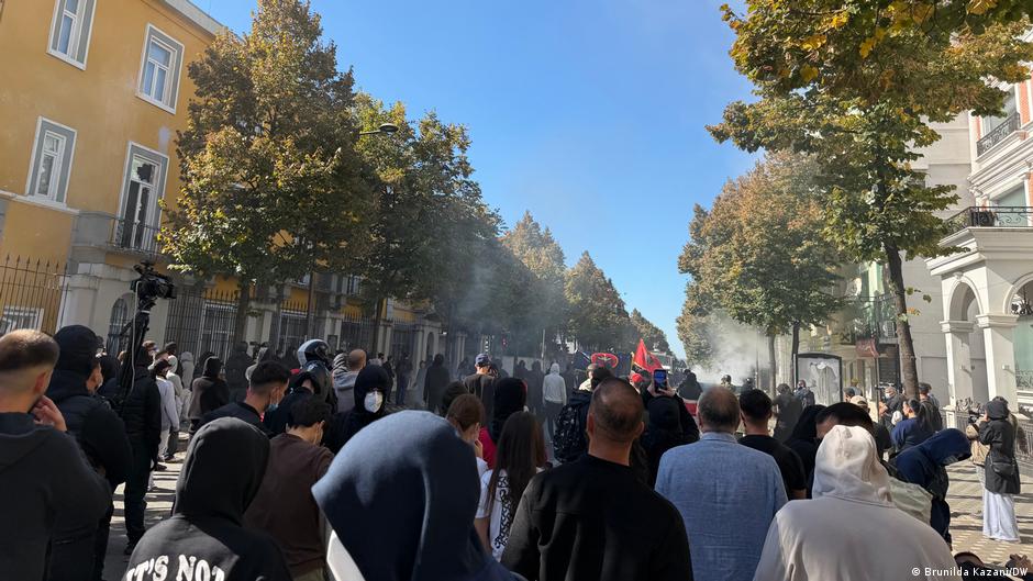 Tiranë  Studentët sërish në protestë