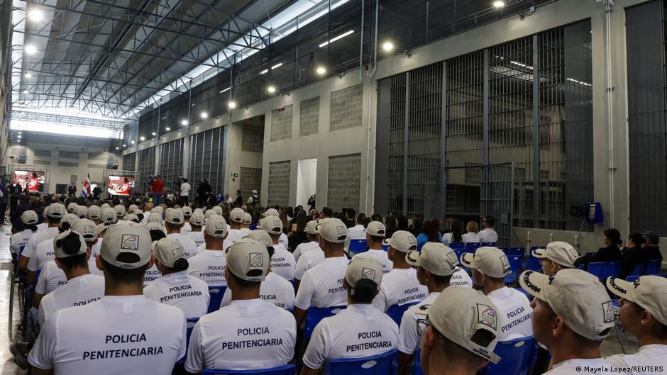 Costa Rica inaugura megacárcel modelo Bukele