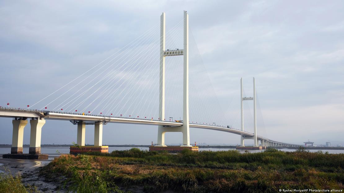 Imagen del puente en su tramo colgante el pasado 15 de octubre, día de su inauguración. Imagen del puente en su tramo colgante el pasado 15 de octubre, día de su inauguración.