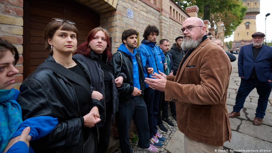 Drohungen gegen jüdische Studenten in Sachsen-Anhalt nach Vorfall bei Gedenkfeier an der Synagoge in Halle
