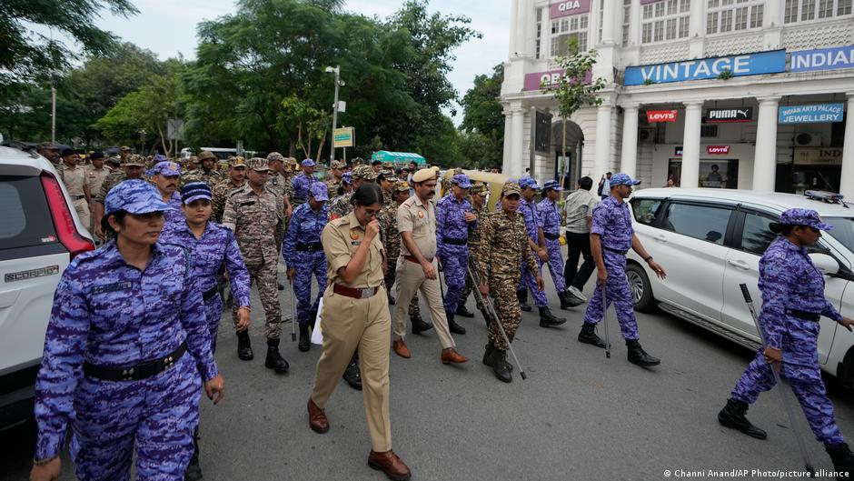 Indien mobilisiert 25.000 Sicherheitskräfte gegen "Kakerlaken"-Proteste